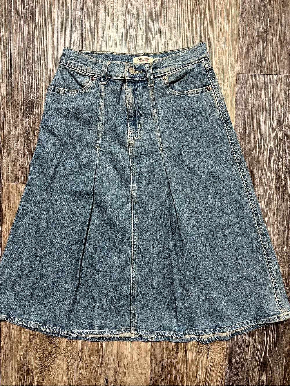 Levi's Signature Denim A-Line Skirt Blue Size 0. 100% cotton Streetwear SKU#0155